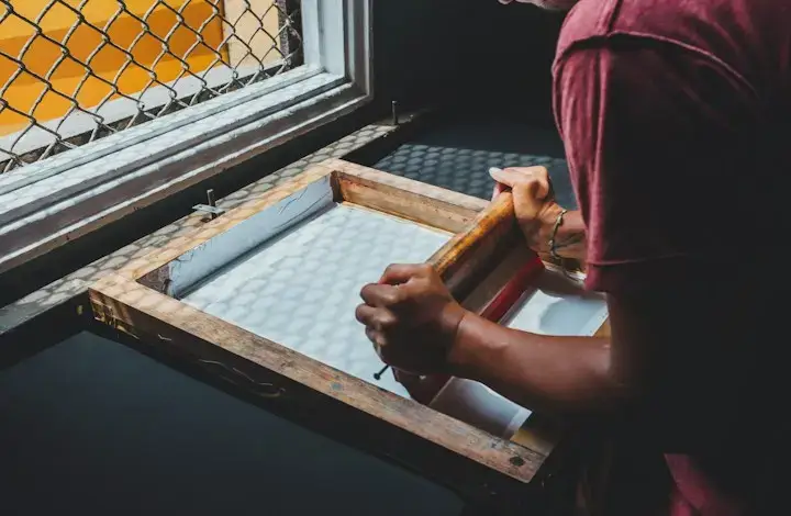 Screen printing T-shirts using artwork converted from image to vector
